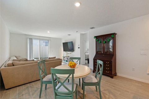 House in Haines City, Florida 4 bedrooms, 156.82 sq.m. № 2226863 - photo 12