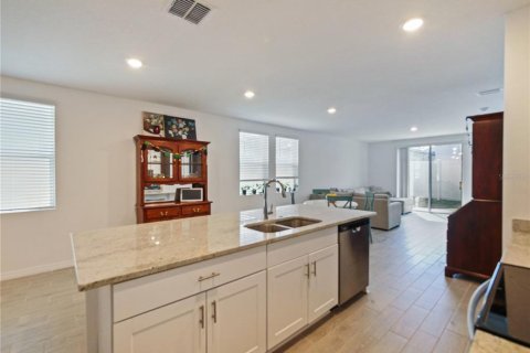 House in Haines City, Florida 4 bedrooms, 156.82 sq.m. № 2226863 - photo 8