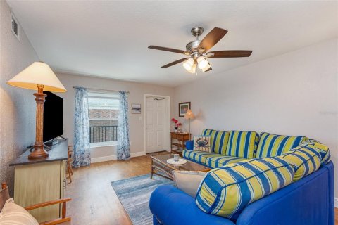 Condo in Titusville, Florida, 2 bedrooms  № 1722639 - photo 8