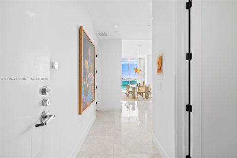 Condominio en venta en Miami, Florida, 3 dormitorios, 176.51 m2 № 1869974 - foto 2