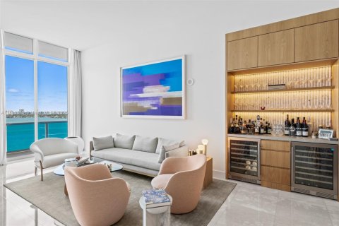 Condominio en venta en Miami, Florida, 3 dormitorios, 176.51 m2 № 1869974 - foto 9