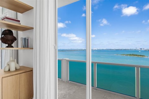 Condominio en venta en Miami, Florida, 3 dormitorios, 176.51 m2 № 1869974 - foto 12