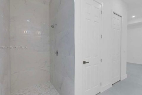 Villa ou maison à vendre à Lehigh Acres, Floride: 3 chambres № 1939731 - photo 11