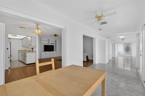 Купить кондоминиум в Сан-Сити-Центр, Флорида 7 комнат, 93.65м2, № 2238865 - фото 17