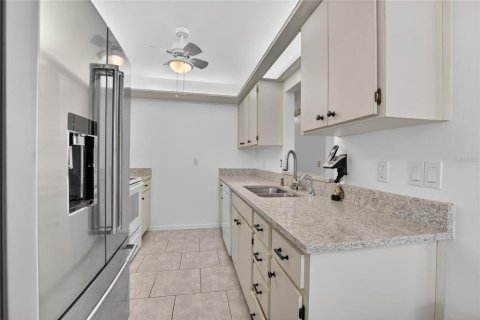 Купить кондоминиум в Сан-Сити-Центр, Флорида 7 комнат, 93.65м2, № 2238865 - фото 8