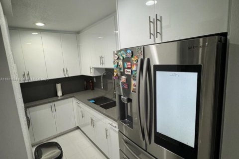 Copropriété à vendre à Miami, Floride: 3 chambres, 108.23 m2 № 1920881 - photo 7