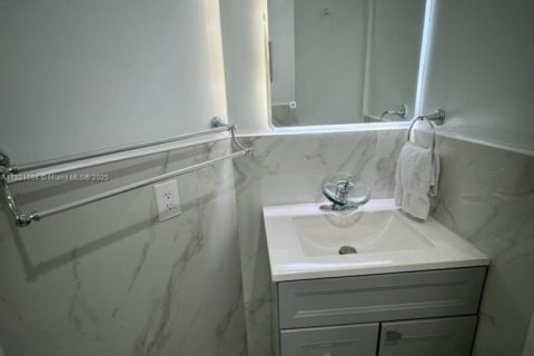 Copropriété à vendre à Miami, Floride: 3 chambres, 108.23 m2 № 1920881 - photo 16