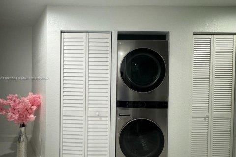 Copropriété à vendre à Miami, Floride: 3 chambres, 108.23 m2 № 1920881 - photo 6