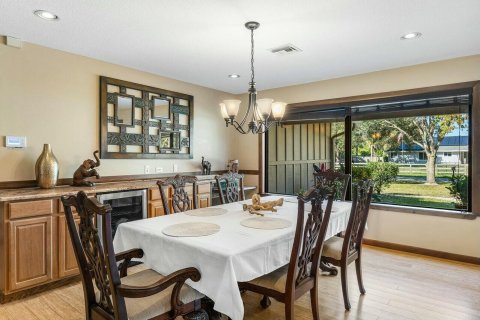 House in Lake Worth, Florida 7 bedrooms, 412.11 sq.m. № 2173935 - photo 19