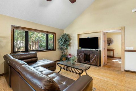 House in Lake Worth, Florida 7 bedrooms, 412.11 sq.m. № 2173935 - photo 10