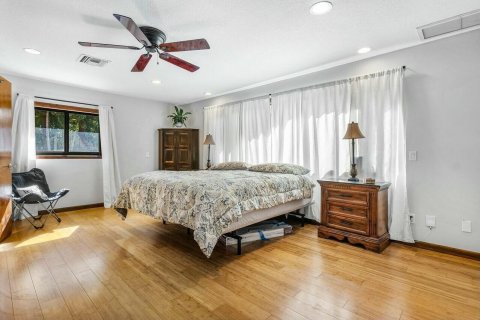 House in Lake Worth, Florida 7 bedrooms, 412.11 sq.m. № 2173935 - photo 21