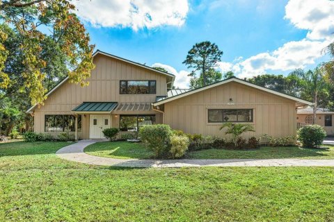 House in Lake Worth, Florida 7 bedrooms, 412.11 sq.m. № 2173935 - photo 2