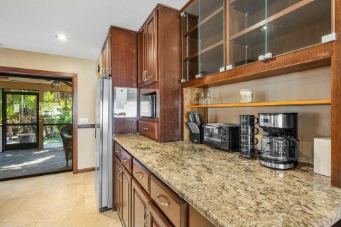 House in Lake Worth, Florida 7 bedrooms, 412.11 sq.m. № 2173935 - photo 18
