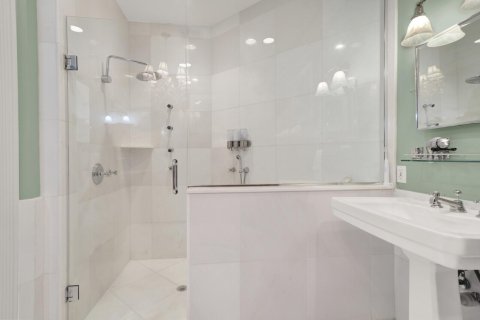 Купить кондоминиум в Атлантис, Флорида 3 комнаты, 282.24м2, № 2185395 - фото 22