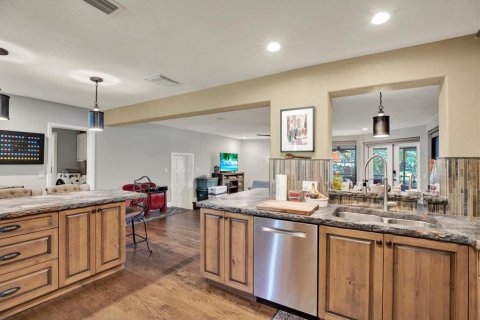 Casa en venta en Temple Terrace, Florida, 4 dormitorios, 278.71 m2 № 2383365 - foto 11