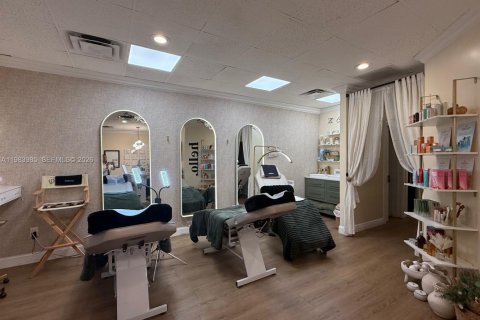 Купить коммерческую недвижимость в Бока-Ратон, Флорида № 2063222 - фото 2