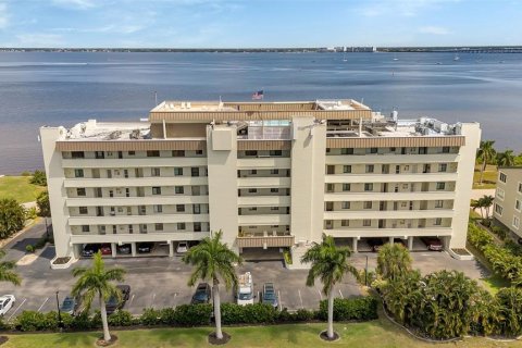 Copropriété à vendre à Punta Gorda, Floride: 2 chambres, 91.79 m2 № 2313222 - photo 9