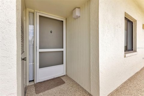 Copropriété à vendre à Punta Gorda, Floride: 2 chambres, 91.79 m2 № 2313222 - photo 15