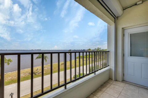 Copropriété à vendre à Punta Gorda, Floride: 2 chambres, 91.79 m2 № 2313222 - photo 12