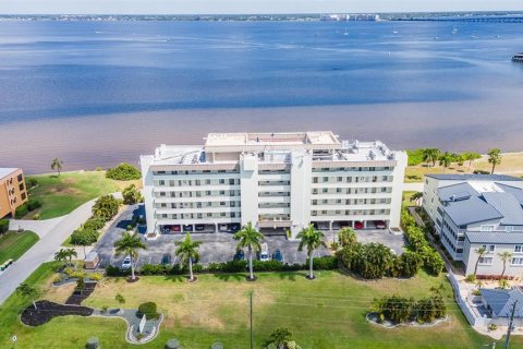 Copropriété à vendre à Punta Gorda, Floride: 2 chambres, 91.79 m2 № 2313222 - photo 10