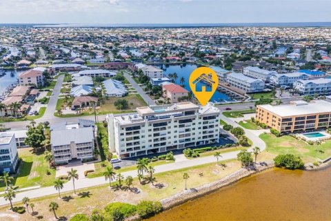 Copropriété à vendre à Punta Gorda, Floride: 2 chambres, 91.79 m2 № 2313222 - photo 2