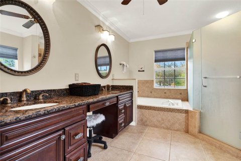 House in Casselberry, Florida 3 bedrooms, 234.86 sq.m. № 1546174 - photo 22