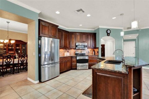House in Casselberry, Florida 3 bedrooms, 234.86 sq.m. № 1546174 - photo 13