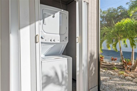 Villa ou maison à vendre à Sarasota, Floride: 2 chambres, 65.03 m2 № 2232962 - photo 23