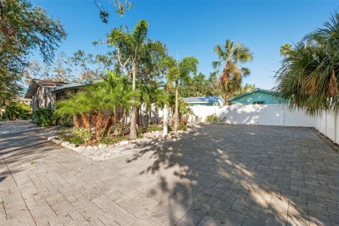 Villa ou maison à vendre à Sarasota, Floride: 2 chambres, 65.03 m2 № 2232962 - photo 25