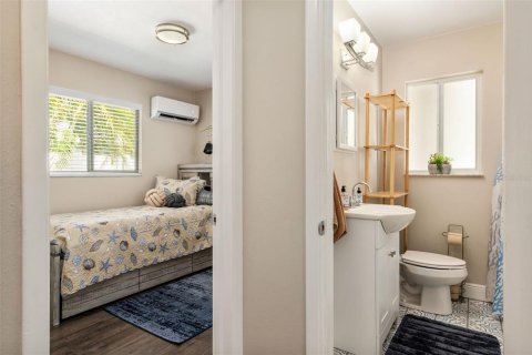 Villa ou maison à vendre à Sarasota, Floride: 2 chambres, 65.03 m2 № 2232962 - photo 15