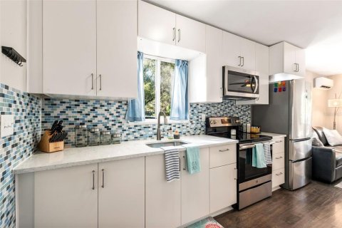 Villa ou maison à vendre à Sarasota, Floride: 2 chambres, 65.03 m2 № 2232962 - photo 10