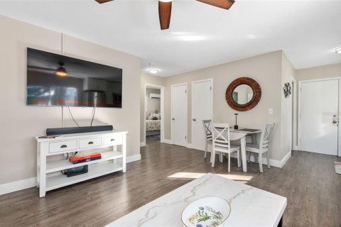 Villa ou maison à vendre à Sarasota, Floride: 2 chambres, 65.03 m2 № 2232962 - photo 7