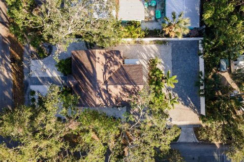 Villa ou maison à vendre à Sarasota, Floride: 2 chambres, 65.03 m2 № 2232962 - photo 2