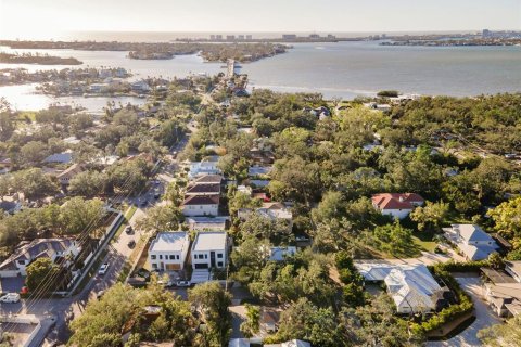 Villa ou maison à vendre à Sarasota, Floride: 2 chambres, 65.03 m2 № 2232962 - photo 3