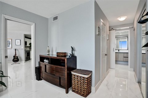 Condominio en venta en Aventura, Florida, 1 dormitorio, 72 m2 № 1991419 - foto 20