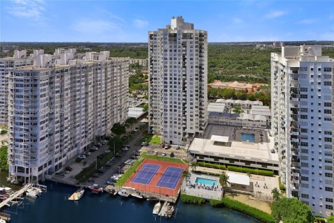Condominio en venta en Aventura, Florida, 1 dormitorio, 72 m2 № 1991419 - foto 29