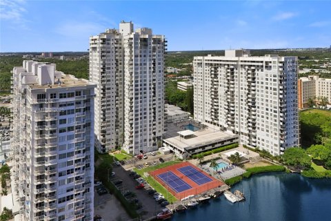 Condominio en venta en Aventura, Florida, 1 dormitorio, 72 m2 № 1991419 - foto 28