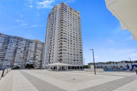 Condominio en venta en Aventura, Florida, 1 dormitorio, 72 m2 № 1991419 - foto 30