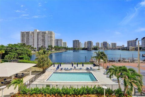 Condominio en venta en Aventura, Florida, 1 dormitorio, 72 m2 № 1991419 - foto 3