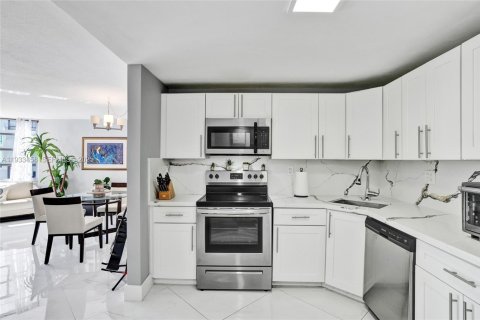 Condominio en venta en Aventura, Florida, 1 dormitorio, 72 m2 № 1991419 - foto 15