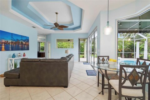 House in Bradenton, Florida 4 bedrooms, 214.79 sq.m. № 1798437 - photo 8