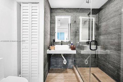 Casa en venta en Miami, Florida, 4 dormitorios, 111.48 m2 № 2016091 - foto 9