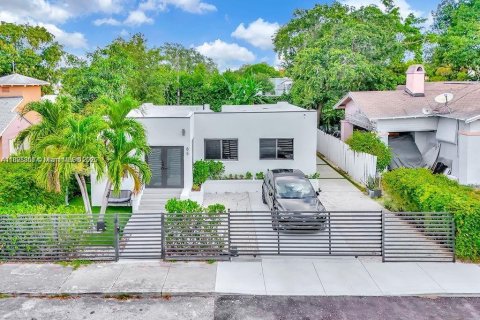 Casa en venta en Miami, Florida, 4 dormitorios, 111.48 m2 № 2016091 - foto 19