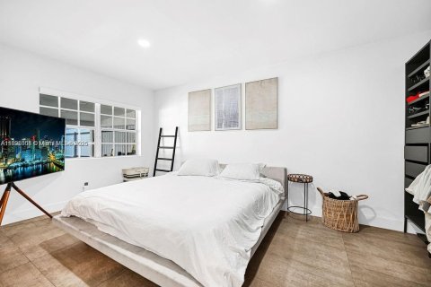 Casa en venta en Miami, Florida, 4 dormitorios, 111.48 m2 № 2016091 - foto 7