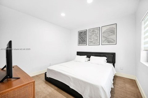 Casa en venta en Miami, Florida, 4 dormitorios, 111.48 m2 № 2016091 - foto 12