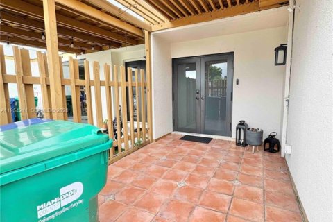 Купить таунхаус в Майами, Флорида 3 спальни, 171.96м2, № 2009085 - фото 12