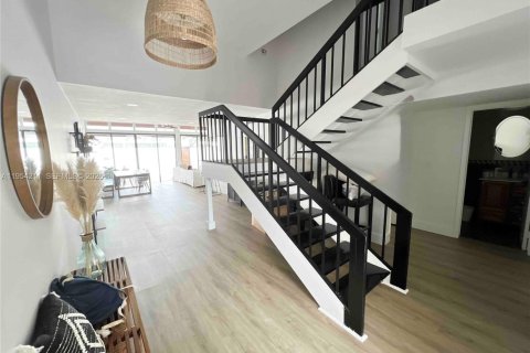 Таунхаус в Майами, Флорида 3 спальни, 171.96м2 № 2009085