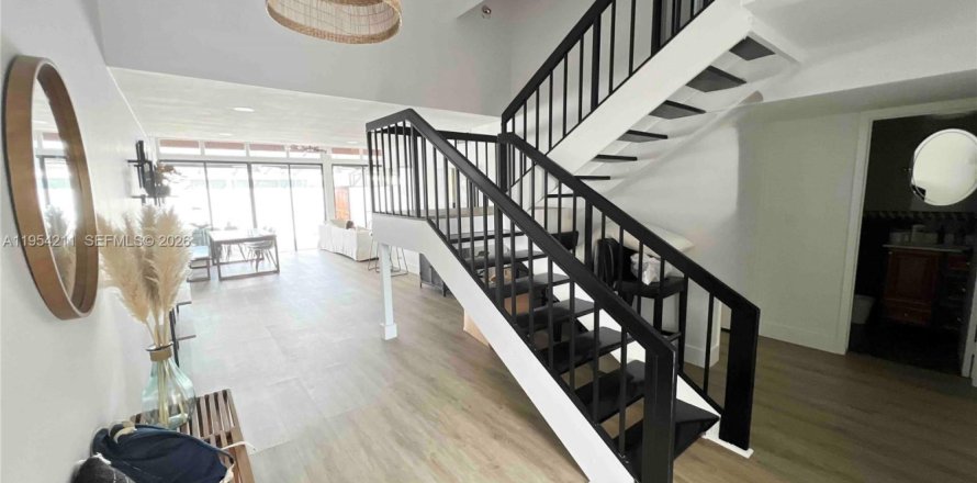 Таунхаус в Майами, Флорида 3 спальни, 171.96м2 № 2009085