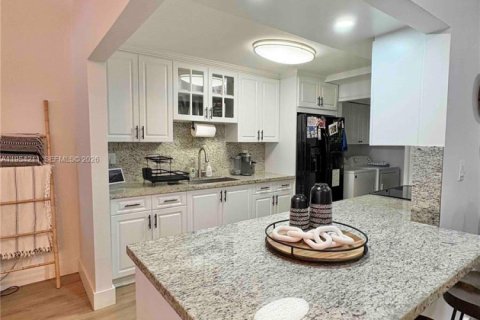 Купить таунхаус в Майами, Флорида 3 спальни, 171.96м2, № 2009085 - фото 9