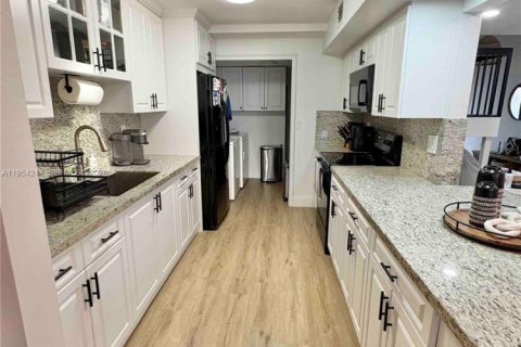 Купить таунхаус в Майами, Флорида 3 спальни, 171.96м2, № 2009085 - фото 10